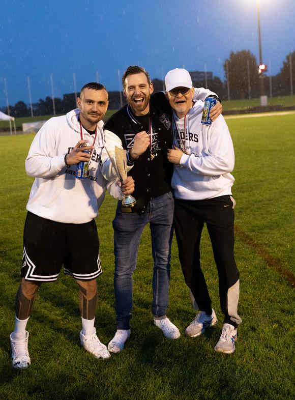 Bildlegende Vlnr: Samuel Bagardi, Special Teams Coordinator / Thomas von Däniken, Sportchef / Olivier Gerig, Mentalcoach